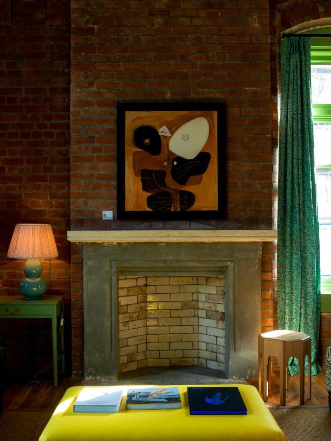 The Observatory Hotel Christchurch Kültér fotó A fireplace at the house