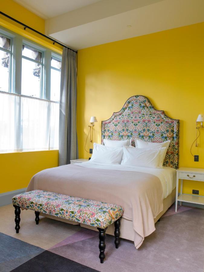 The Observatory Hotel Christchurch Kültér fotó A bedroom at the hotel
