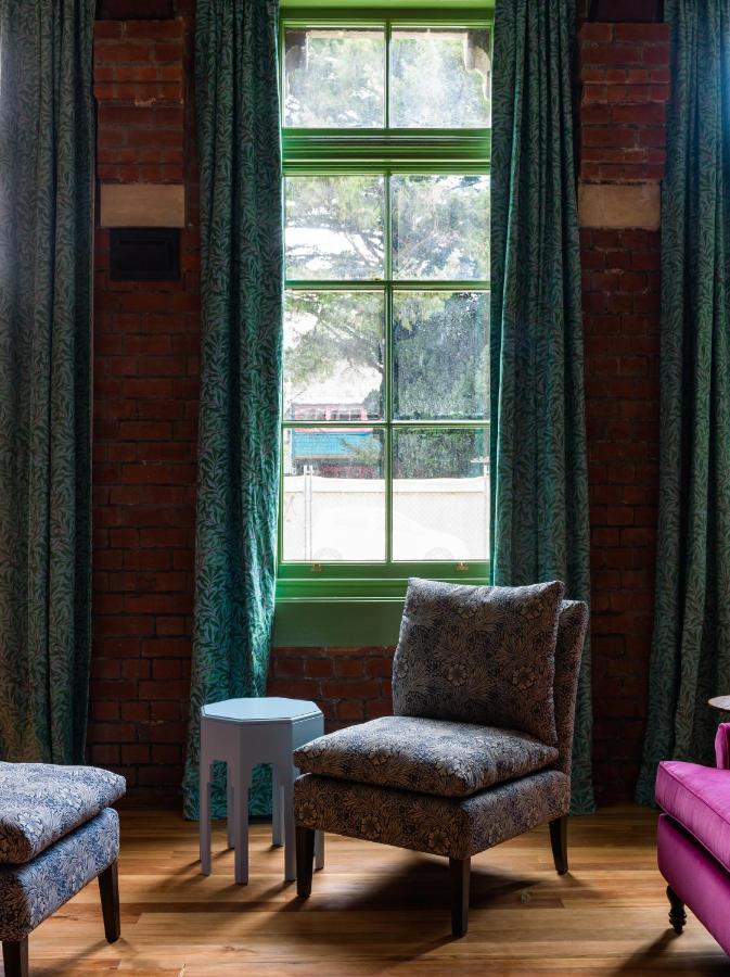 The Observatory Hotel Christchurch Kültér fotó Window in the living room
