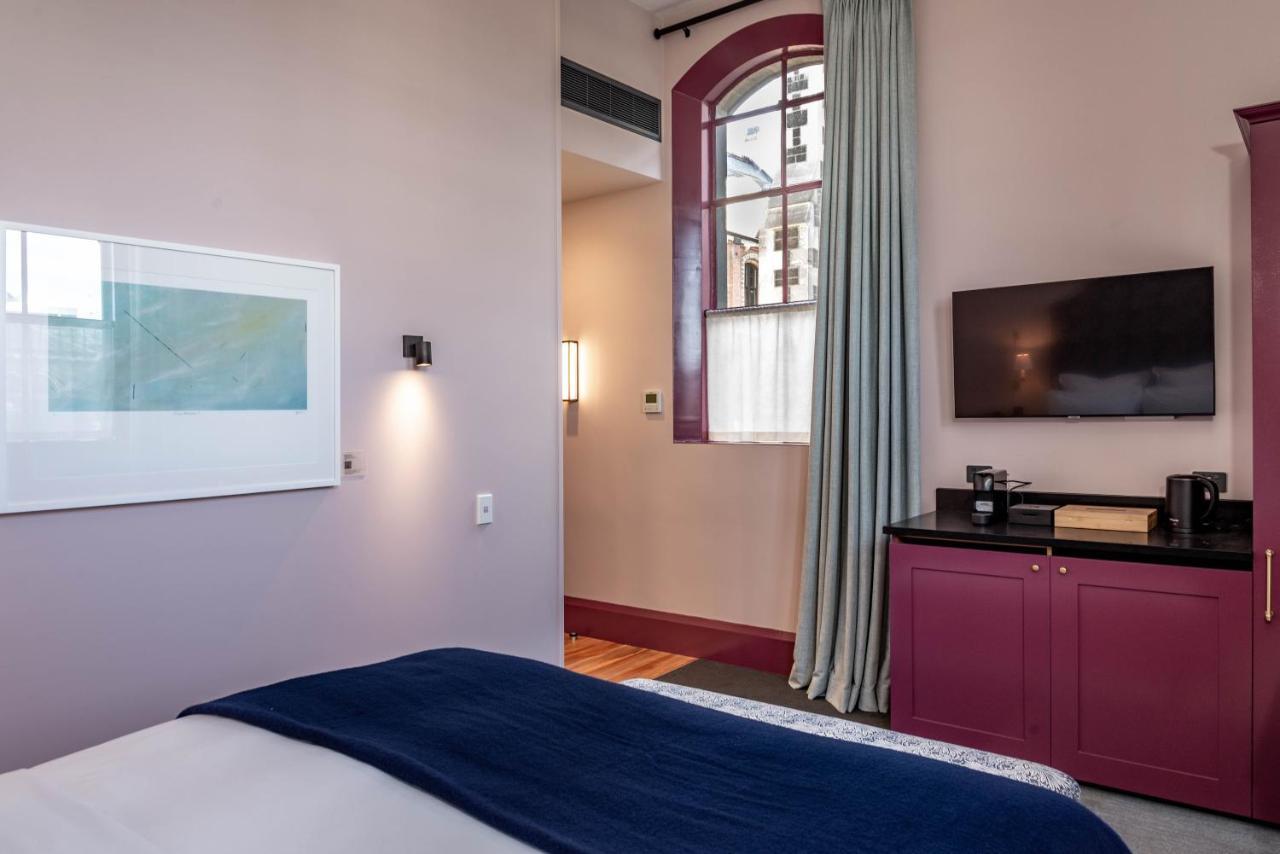 The Observatory Hotel Christchurch Kültér fotó A room at the hotel