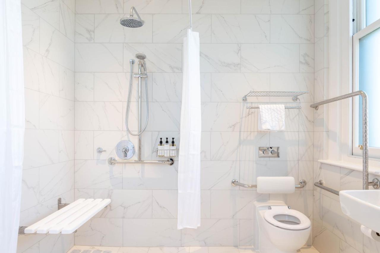 The Observatory Hotel Christchurch Kültér fotó A shower curtain